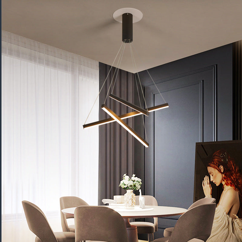 Lampadario moderno semplice per atmosfera, piccolo appartamento di lusso, lampade vuote per scuola superiore