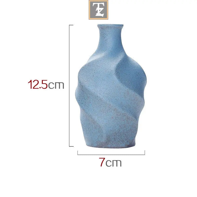 Ceramic vase simulating dry flower vase
